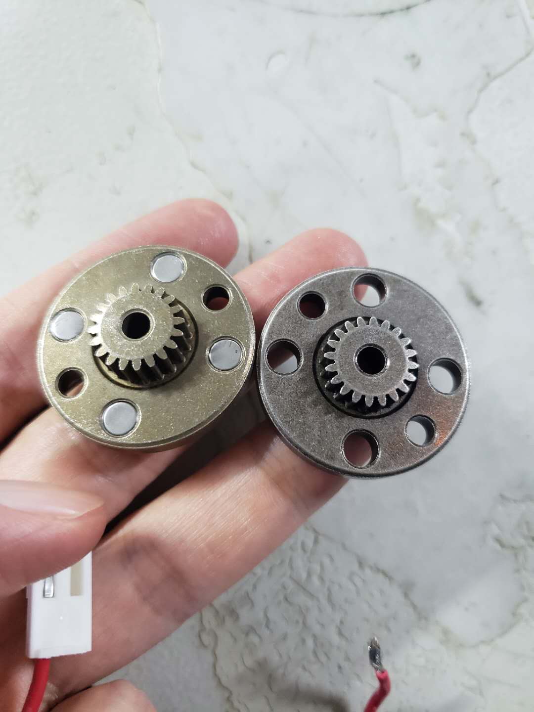 ƫ�Ƶ���Ӳ�Ⱥϸ�